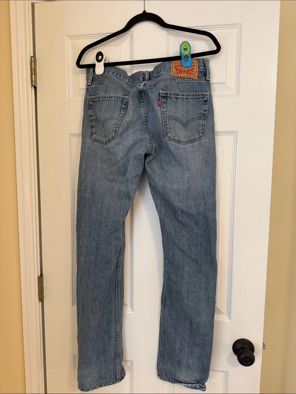 Levis slim straight